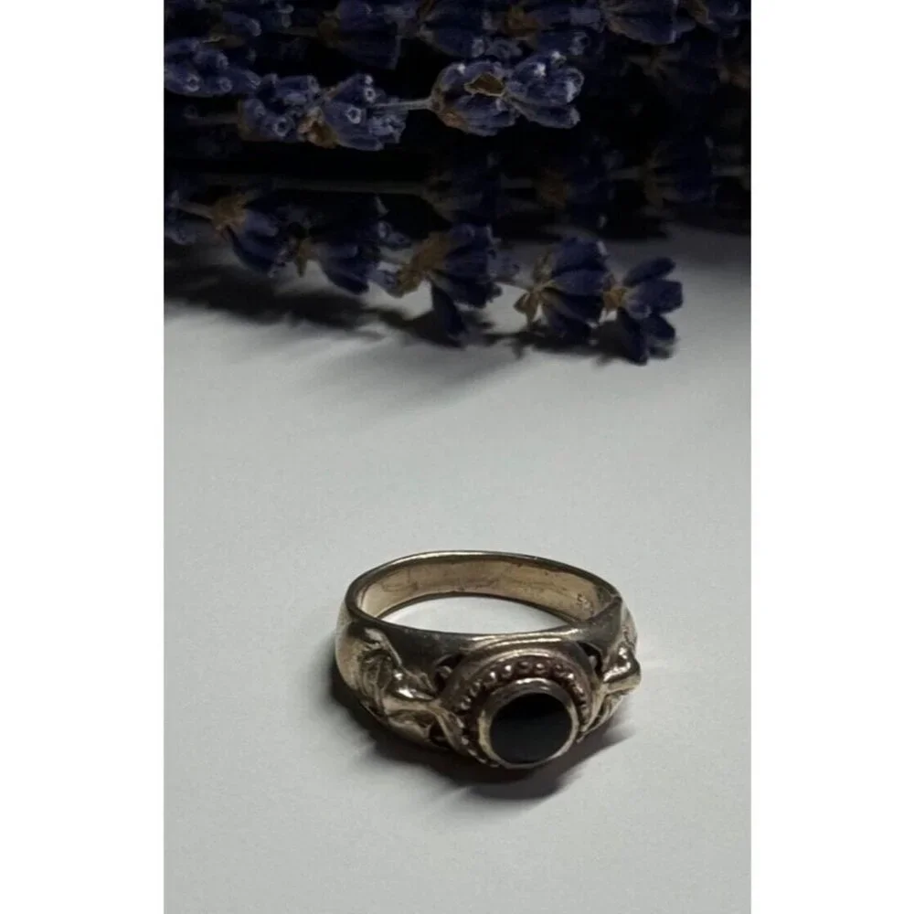 VINTAGE 925 STERLING SILVER BLACK ENAMEL FACE RING SIZE 8